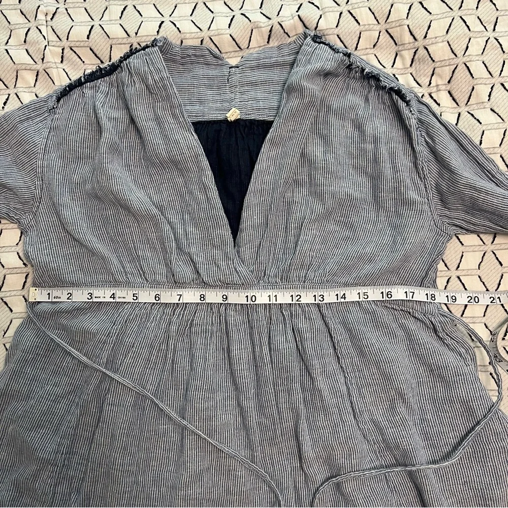 Free People All Who Wander Subtle Striped Blue White Top Cotton Chambray XS - Picture 11 of 13